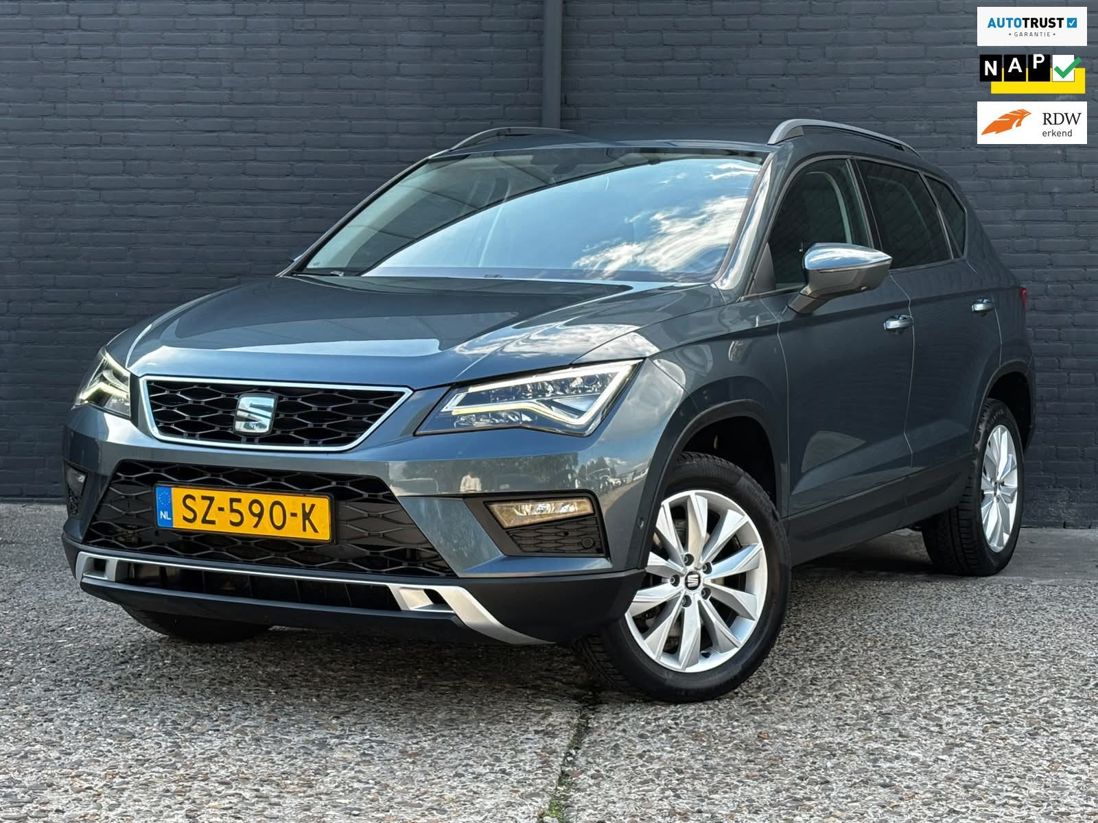 Seat Ateca 1.0 EcoTSI Style Business Intense CARPLAY|CAMERA|, Auto's, Voorwielaandrijving, Dealer onderhouden, Stof, Gebruikt