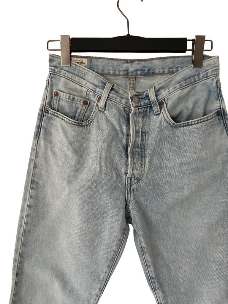 Levi's spijkerbroek 26 (501), Blauw, Ophalen of Verzenden, Zo goed als nieuw, W27 (confectie 34) of kleiner