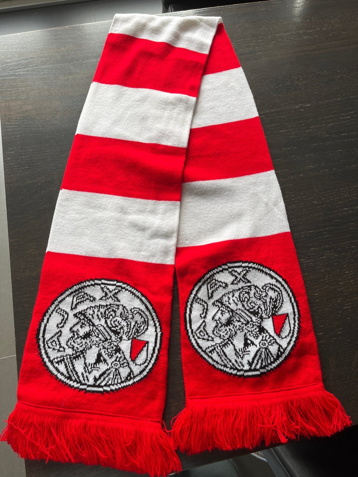Ajax Sjaal Rood Wit - NIEUW, Ophalen of Verzenden, Nieuw, Maat 46/48 (XL) of groter, Sjaal