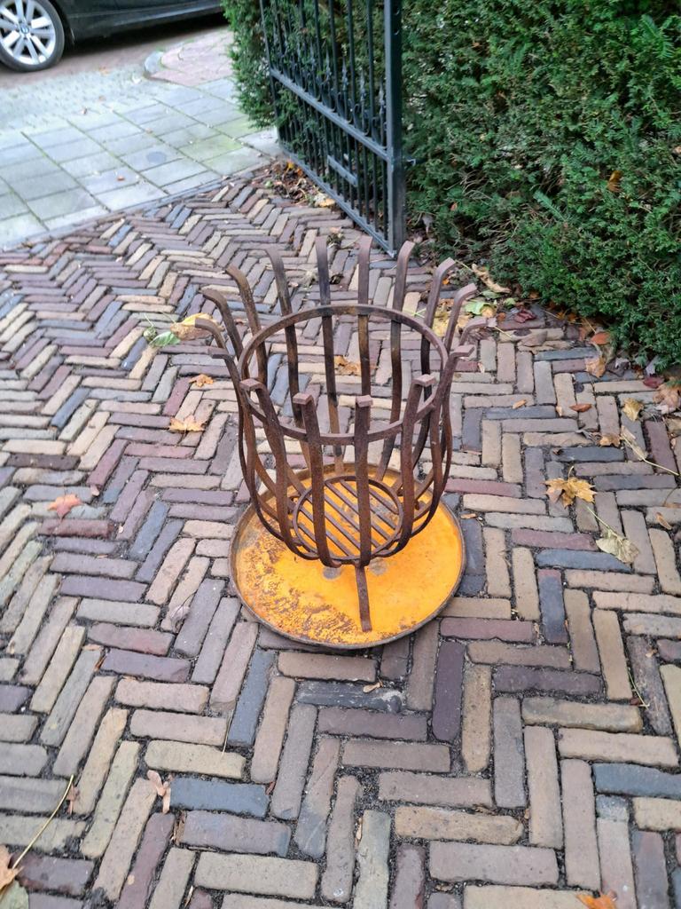 Gietijzeren vuurkorf, Tuin en Terras, Ophalen of Verzenden, Zo goed als nieuw