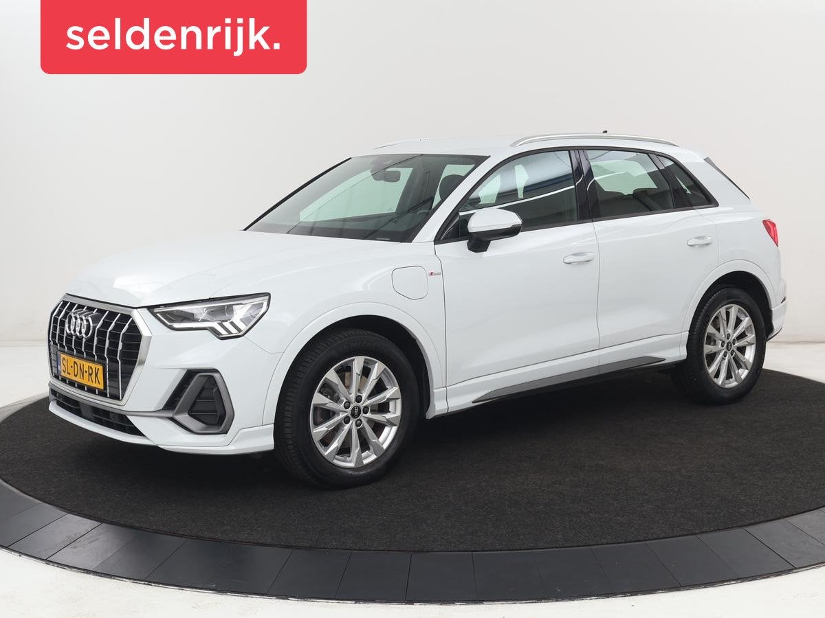 Audi Q3 45 TFSIe S edition | SOH 88% | Sportstoelen | Carpla, Auto's, Gebruikt, Leder en Stof, Wit, Hybride Elektrisch/Benzine