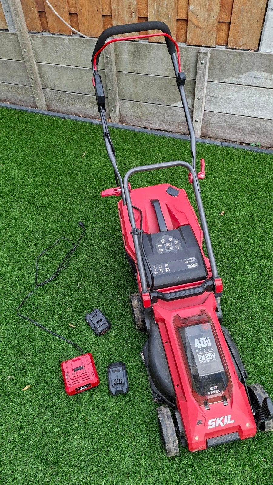 SKIL Accu-grasmaaier 0130BA 20V met 2 accu's en lader, Ophalen, Cirkelmaaier, Gebruikt, Accu-grasmaaier