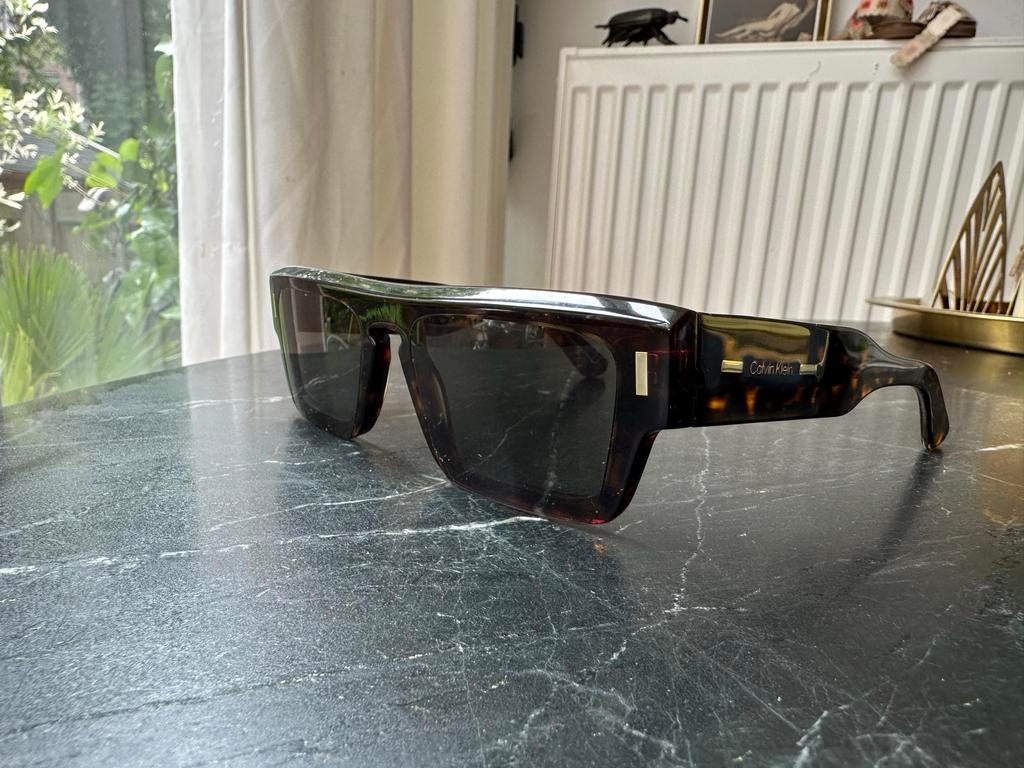 Calvin Klein Zonnebril - CK24532S, Sieraden, Tassen en Uiterlijk, Zonnebrillen en Brillen | Heren, Overige merken, Zonnebril, Bruin
