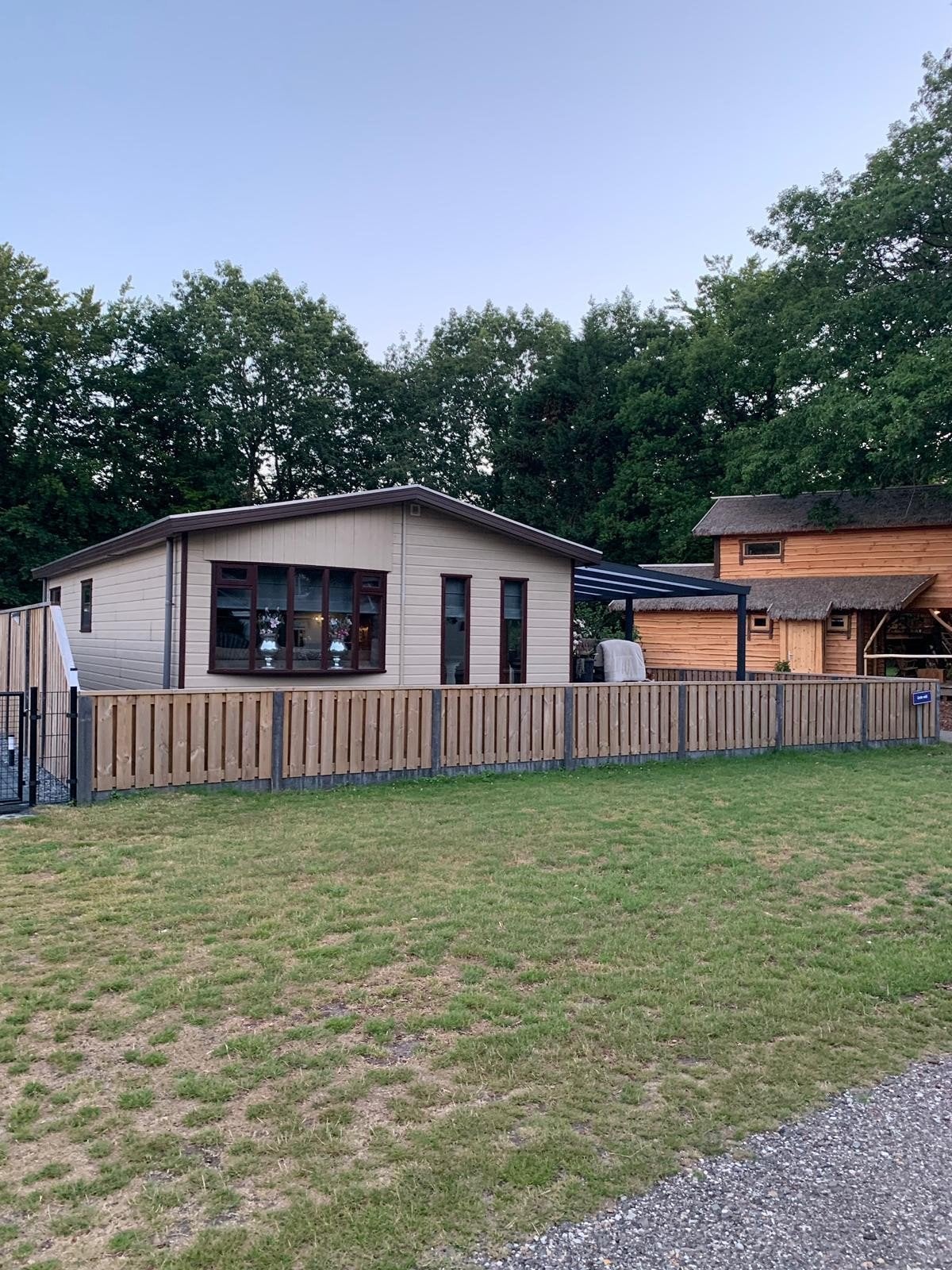 Mooie chalet, Tot en met 2