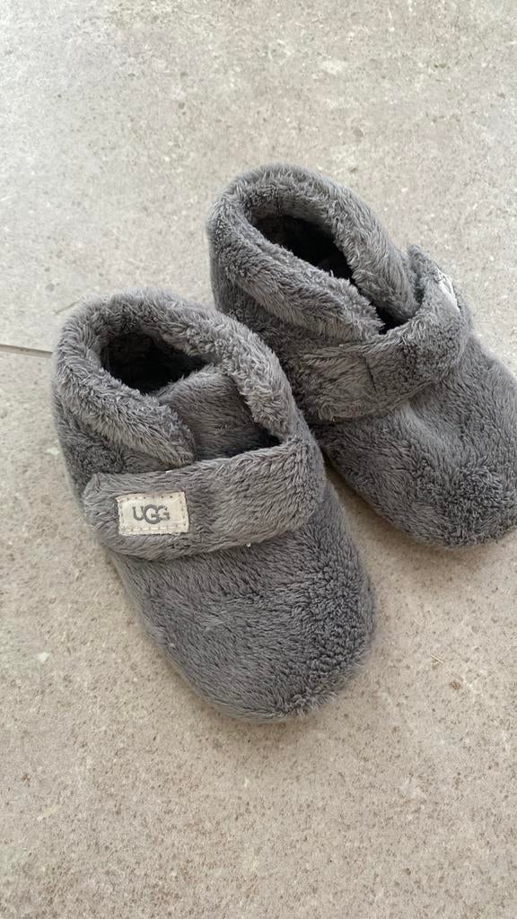 Ugg slofjes maat 21, Ophalen, Slofjes, Jongetje of Meisje, Zo goed als nieuw