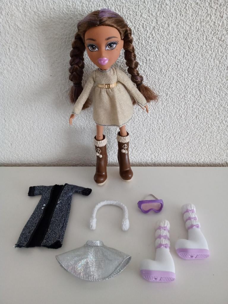 Bratz #SnowKissed - YASMIN, Verzamelen, Poppen, Ophalen of Verzenden, Gebruikt, Pop