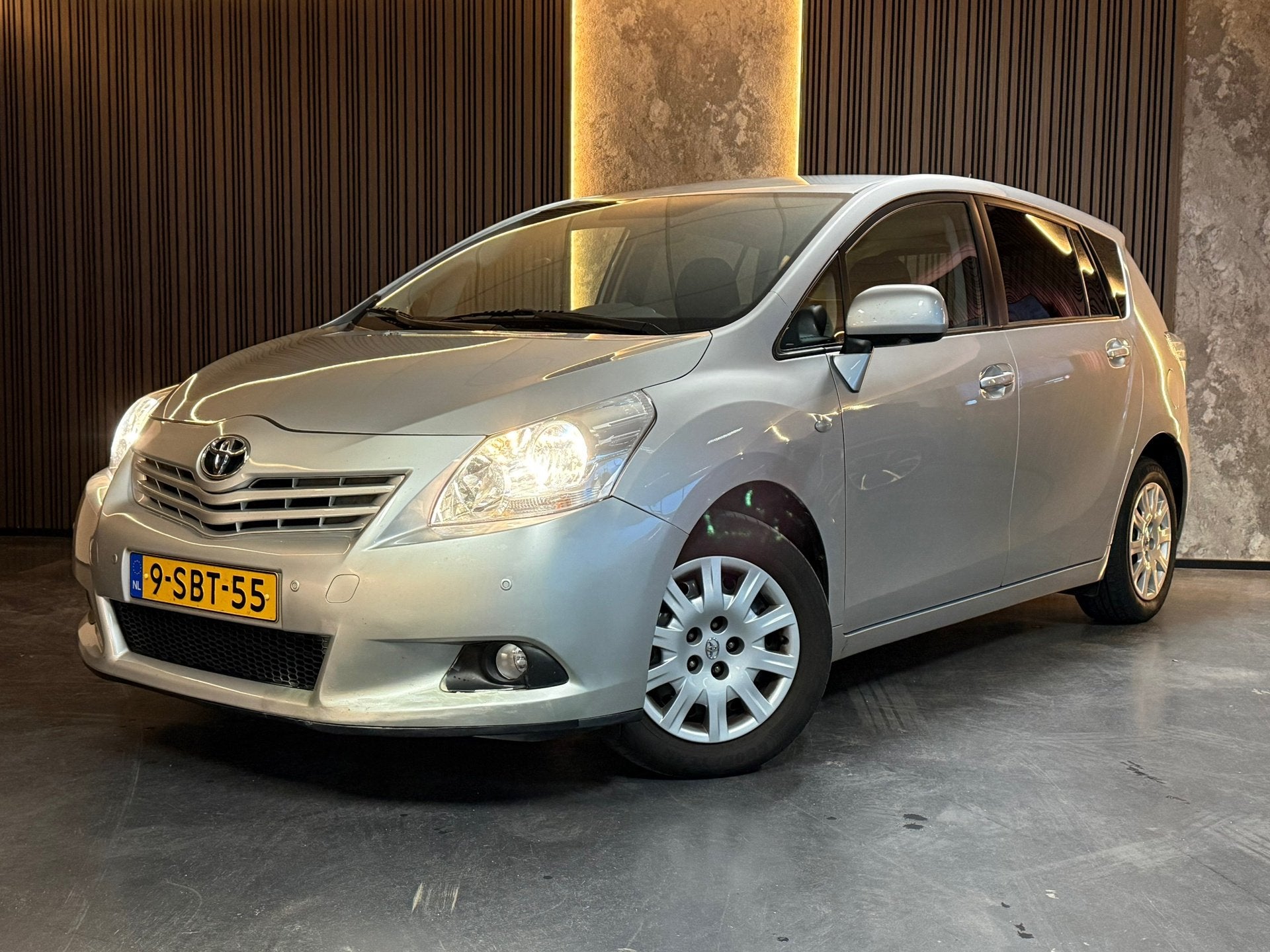 Toyota Verso 1.8 VVT-i Business 7P. Navi Camera Trekhaak Cru, Voorwielaandrijving, Euro 5, Gebruikt, Zwart