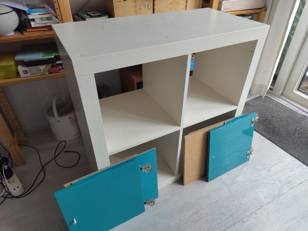 Ikea Kallax kast (wit, 4 vakken + 2x turquoise deurtjes), Ophalen, Gebruikt, 50 tot 100 cm, Minder dan 100 cm