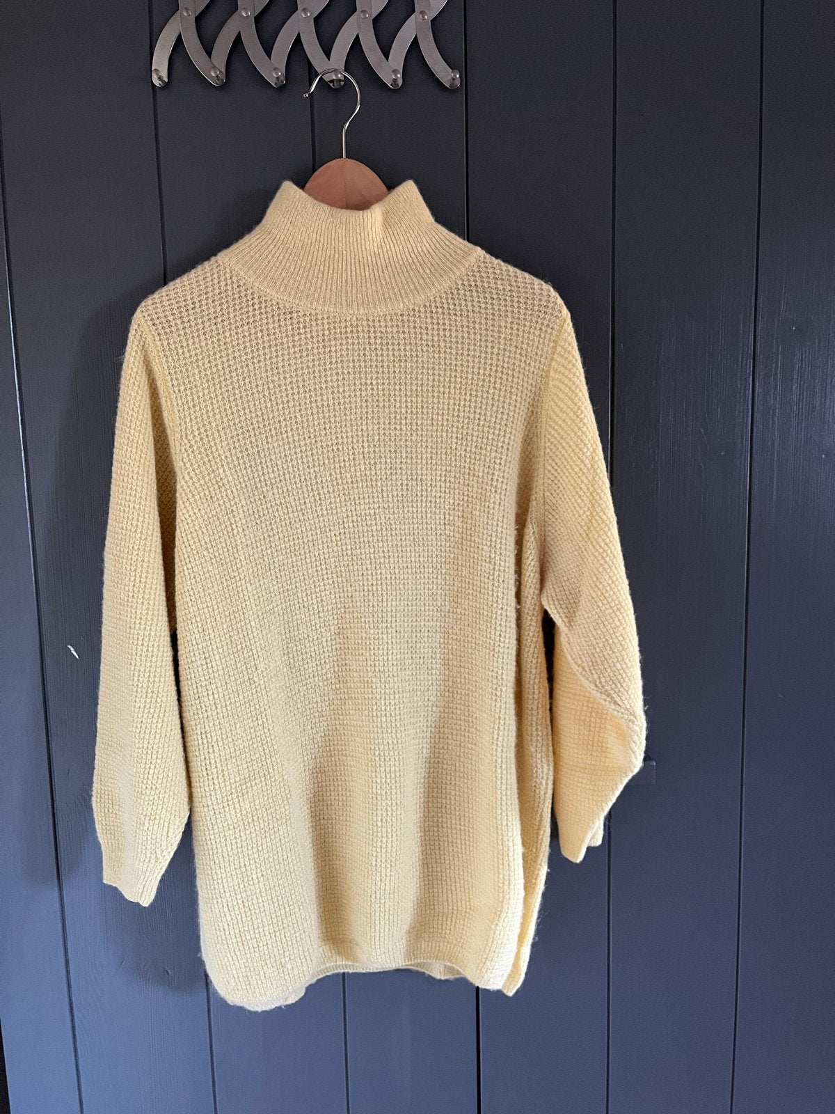 American Vintage Zacht Gele Trui - Nieuw, Kleding | Dames, Ophalen of Verzenden, Nieuw, Maat 38/40 (M), Geel
