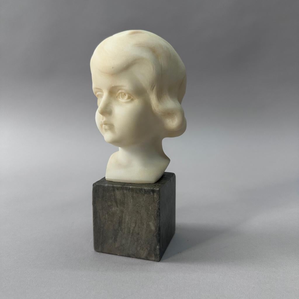 Albasten Buste Jugendstil ca. 1900 - 1930 op marmeren sokkel, Antiek en Kunst, Kunst | Beelden en Houtsnijwerken, Ophalen of Verzenden