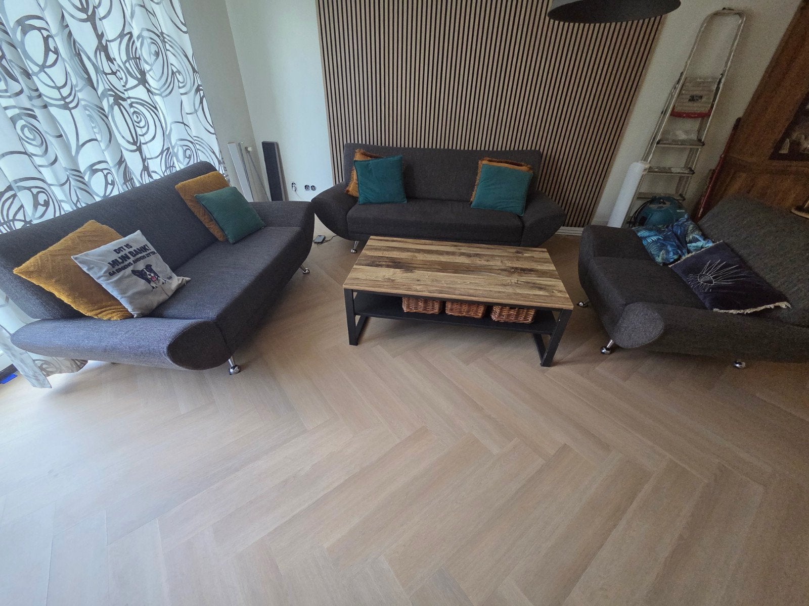 Complete zithoek met tafel, 1x 3zits, 1x 2zits en stoel, Huis en Inrichting, Banken | Bankstellen, Gebruikt, 150 tot 200 cm, 75 tot 100 cm