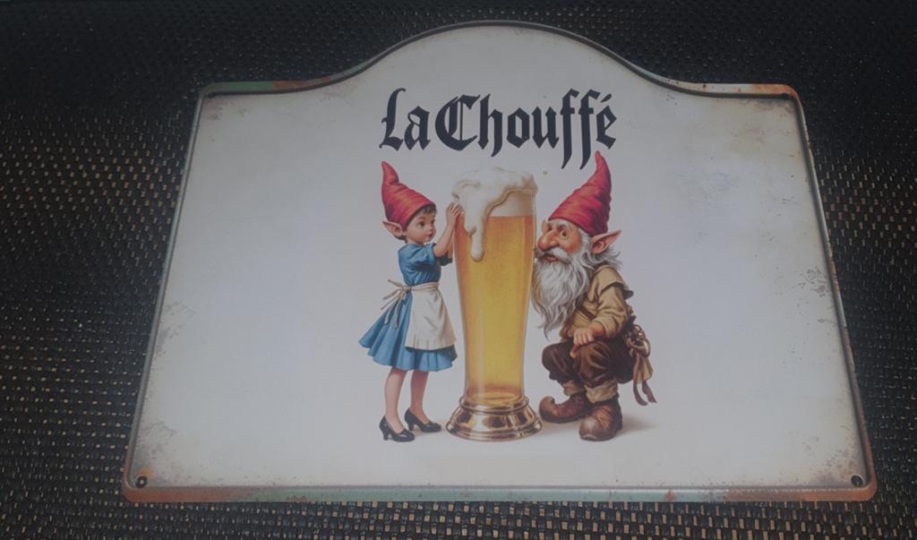 Haal de gezelligheid in huis met dit La Chouffe Wandbord!, Ophalen of Verzenden, Nieuw, Reclamebord, Plaat of Schild, Overige merken