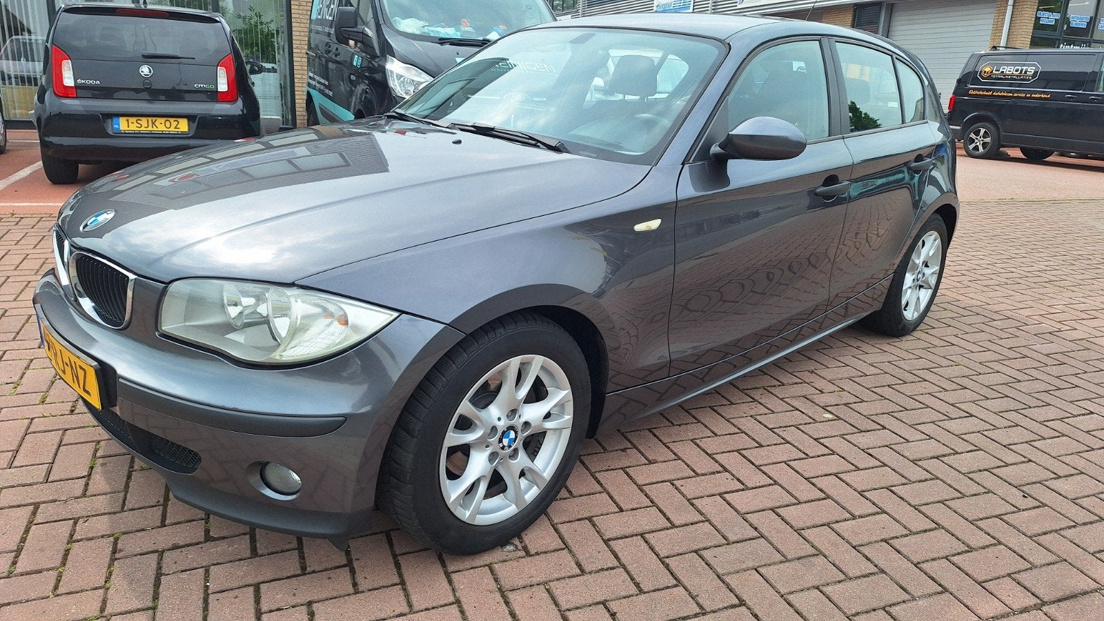 Bmw 1-Serie 116i 2005, 4 cilinders, 129 pk, Handgeschakeld, Grijs