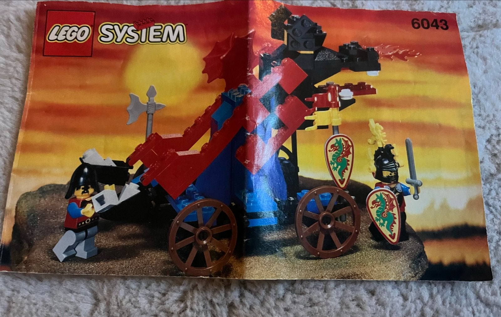 Lego Castle 6043 Dragon Defender met minifiguren en instruct, Gebruikt, Lego, Ophalen of Verzenden, Compleet