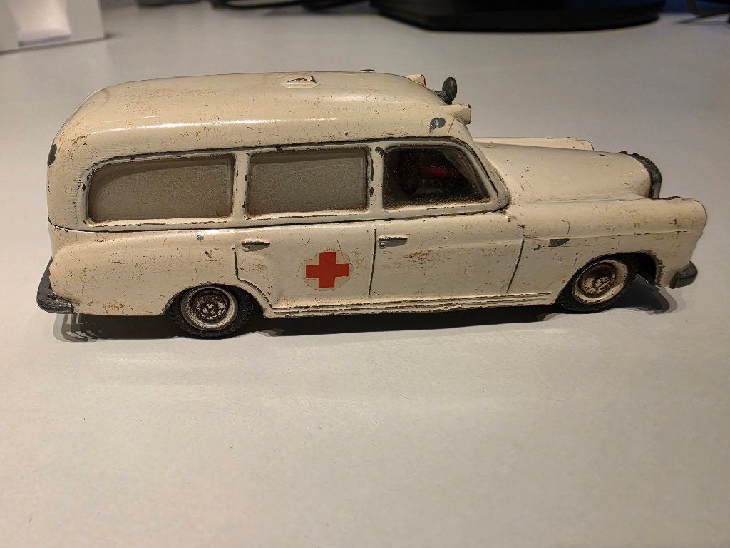 Mercedes-benz 220 d ambulance , Tekno, Ophalen of Verzenden, Gebruikt, Auto, Overige merken