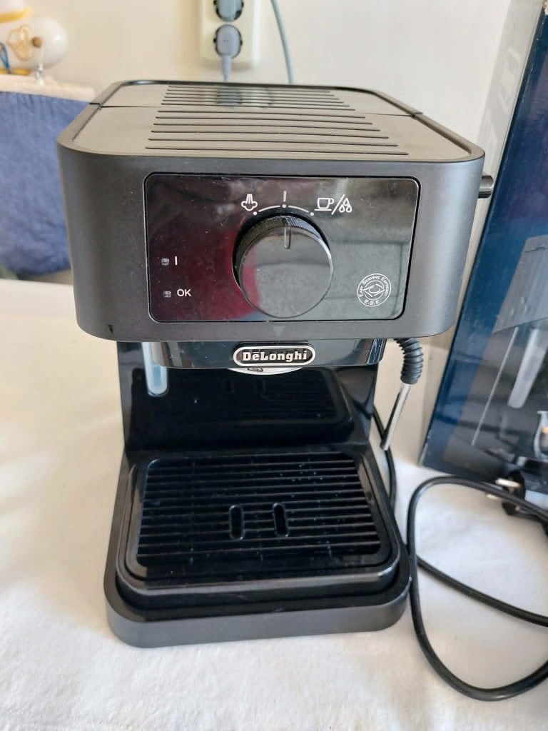 DeLonghi Stilosa espresso en cappuccino maker, 2 tot 4 kopjes, Ophalen, Gebruikt, Overige modellen