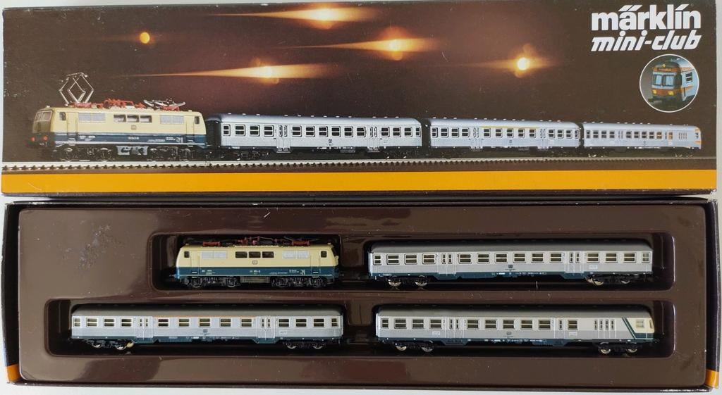 MÄRKLIN Z 8101 treinset met drie zilverkleurige rijtuigen, Treinset, Gelijkstroom, Ophalen of Verzenden, Analoog