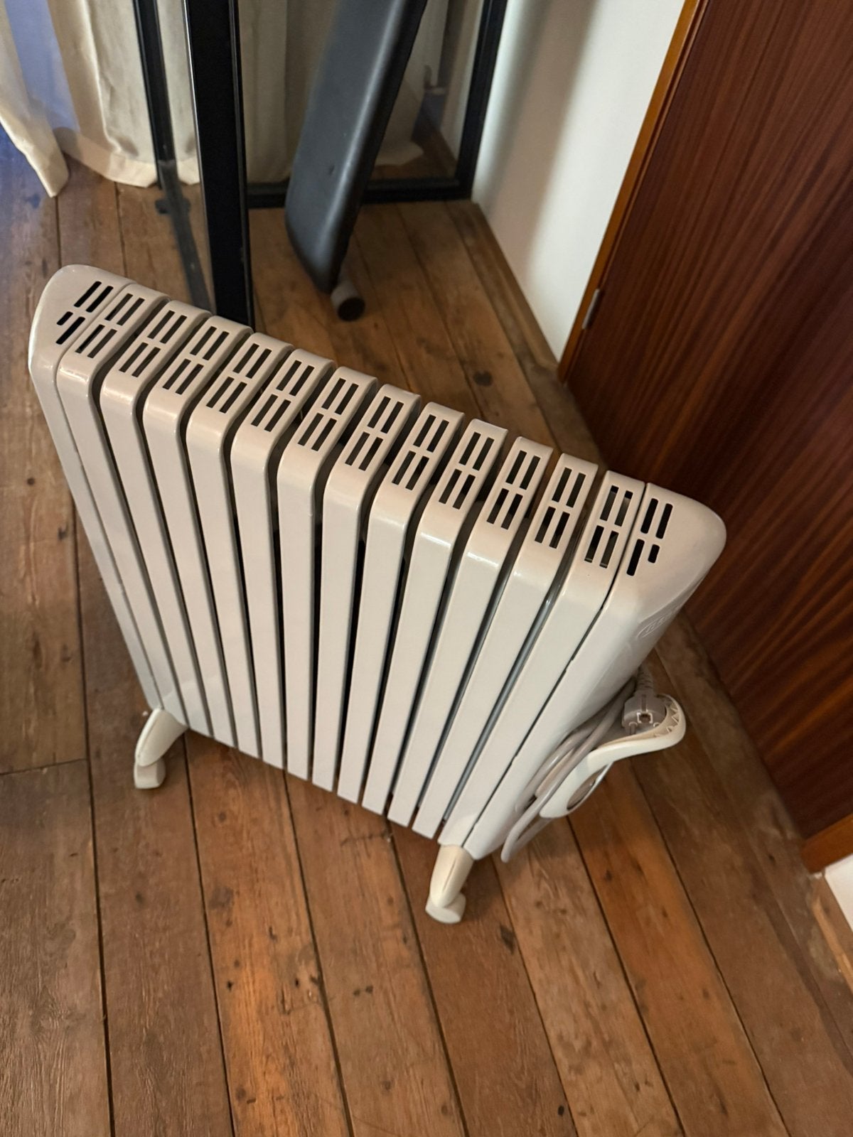 De’Longhi Stretto oliegevulde radiator 2500W, Ophalen, Zo goed als nieuw, Radiator, 30 tot 80 cm