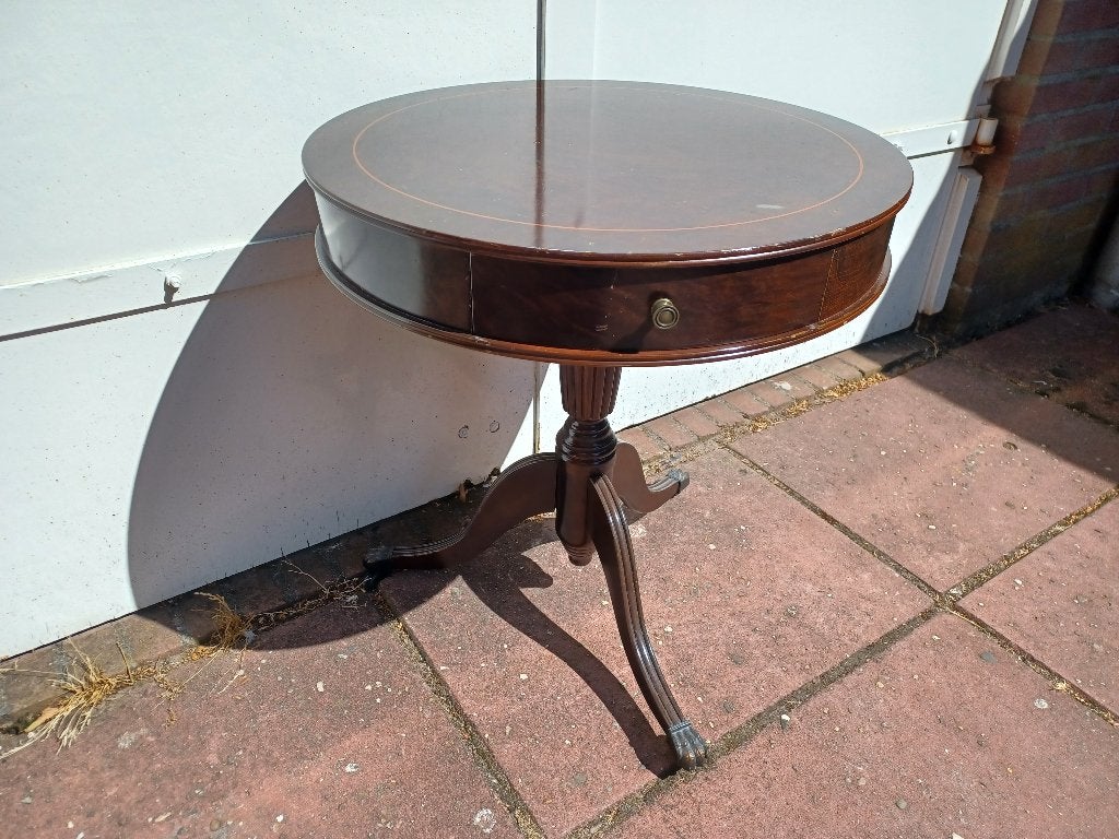 Klein rond tafeltje, Gebruikt, Rond, 55 tot 75 cm, Hout