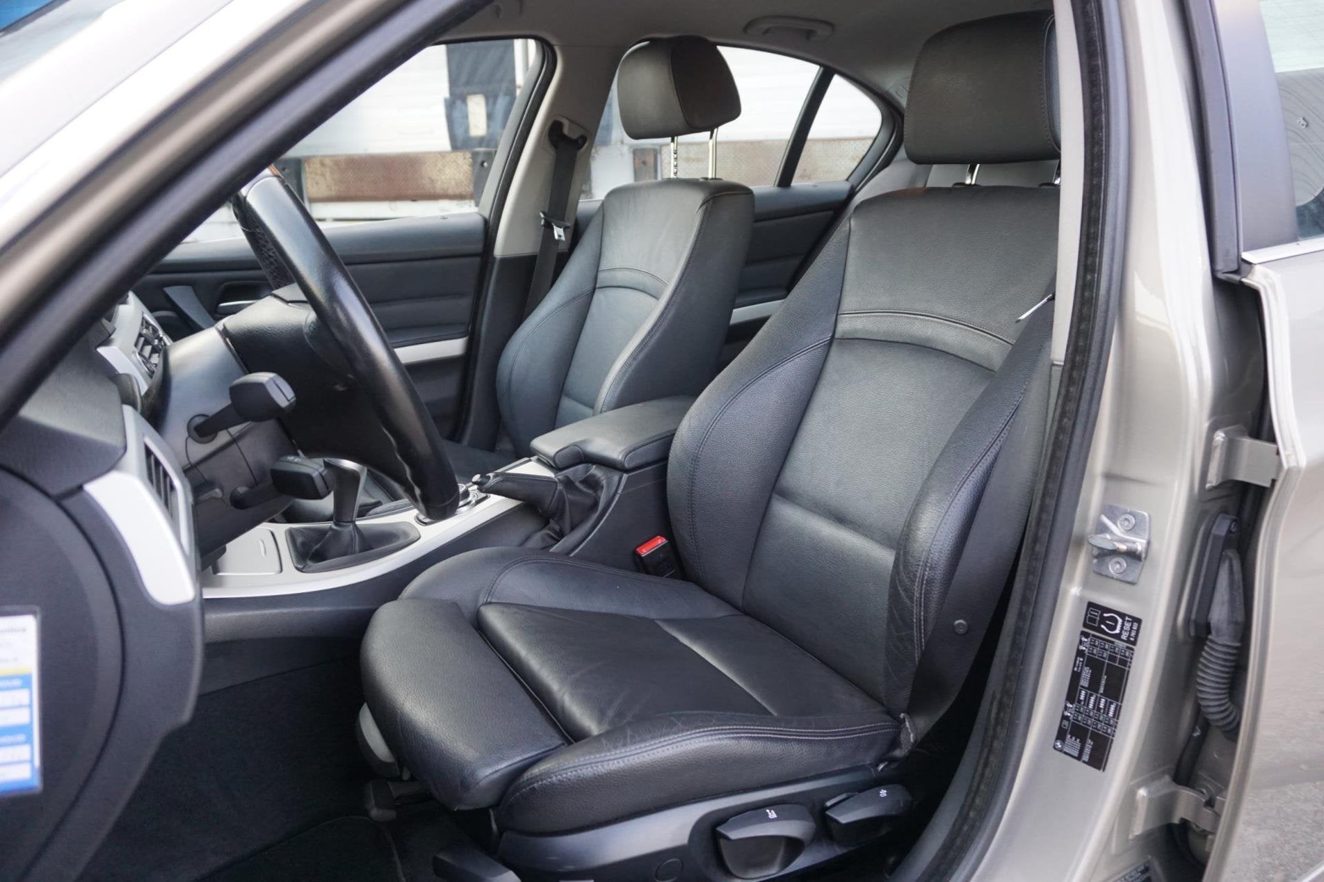 BMW 3-serie 318i Business Line Style * Nw Koppeling set + Mo, Auto's, Euro 5, Achterwielaandrijving, Zwart, Beige