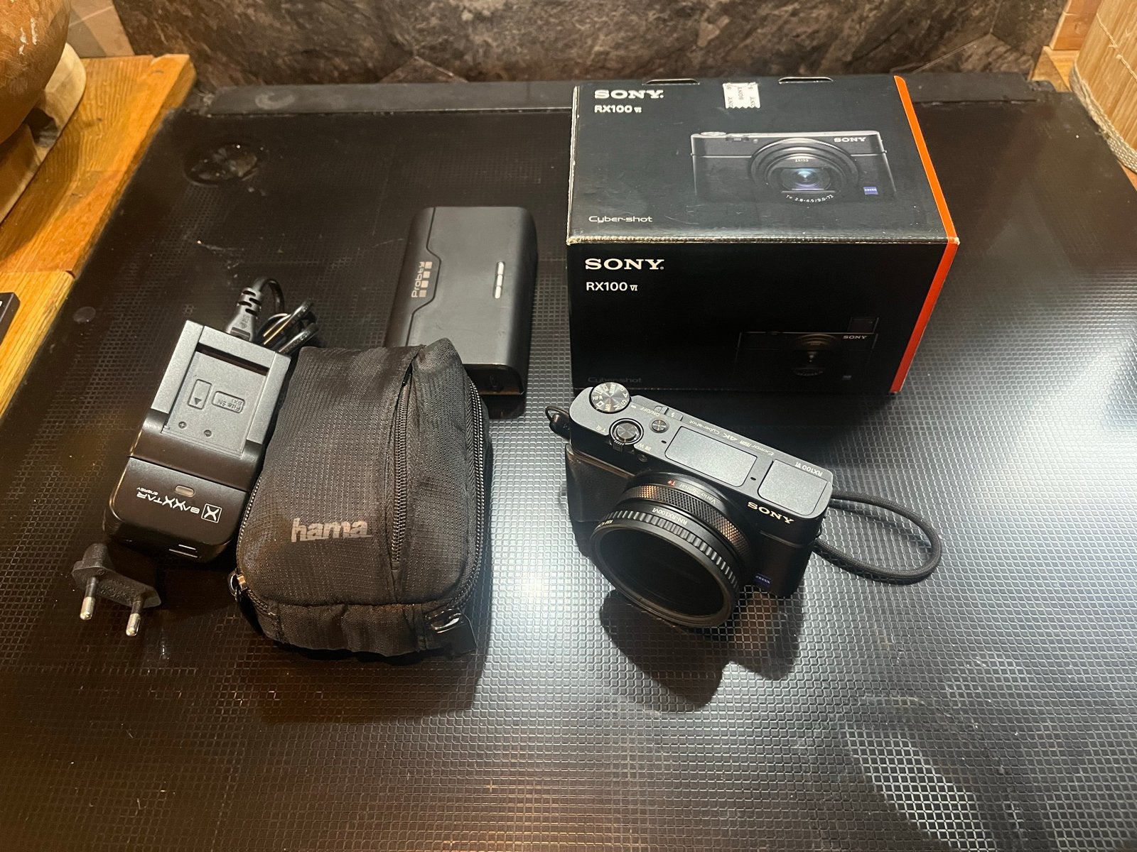 Sony RX100 VI compactcamera + variable ND & 3 accus, Beeldstabilisatie, Ophalen of Verzenden, Zo goed als nieuw, Compactcamera