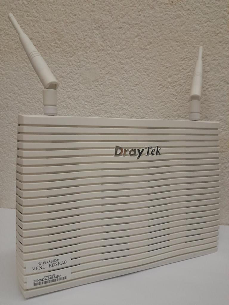 DrayTek Vigor2132FVn Security Giga Router, Ophalen of Verzenden, Gebruikt, Router, DrayTek