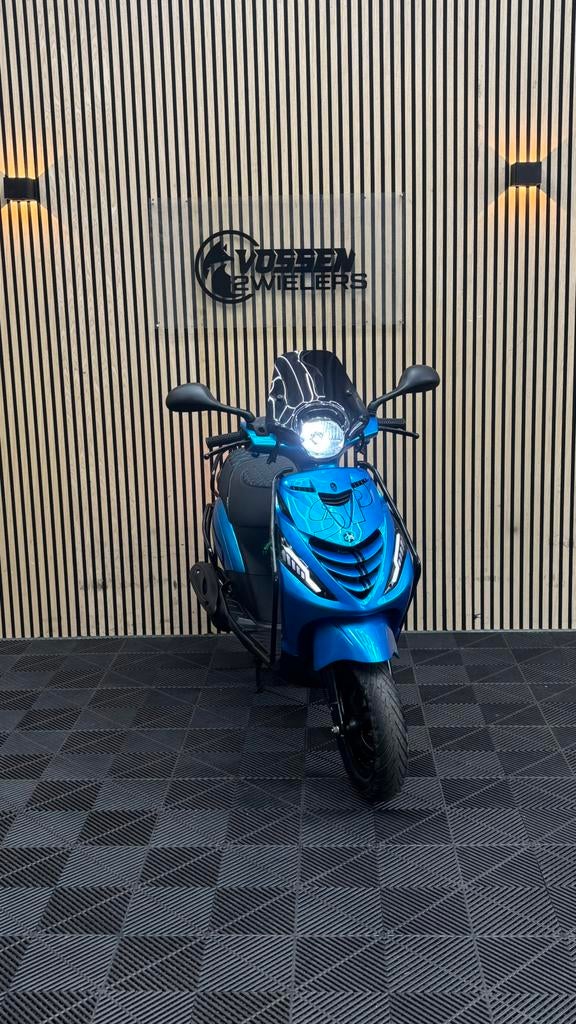 Piaggio Zip | Ice Candy Blue | Full option | Nieuwstaat