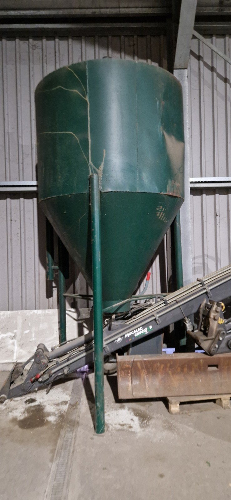 Voer/ opslag silo, Ophalen