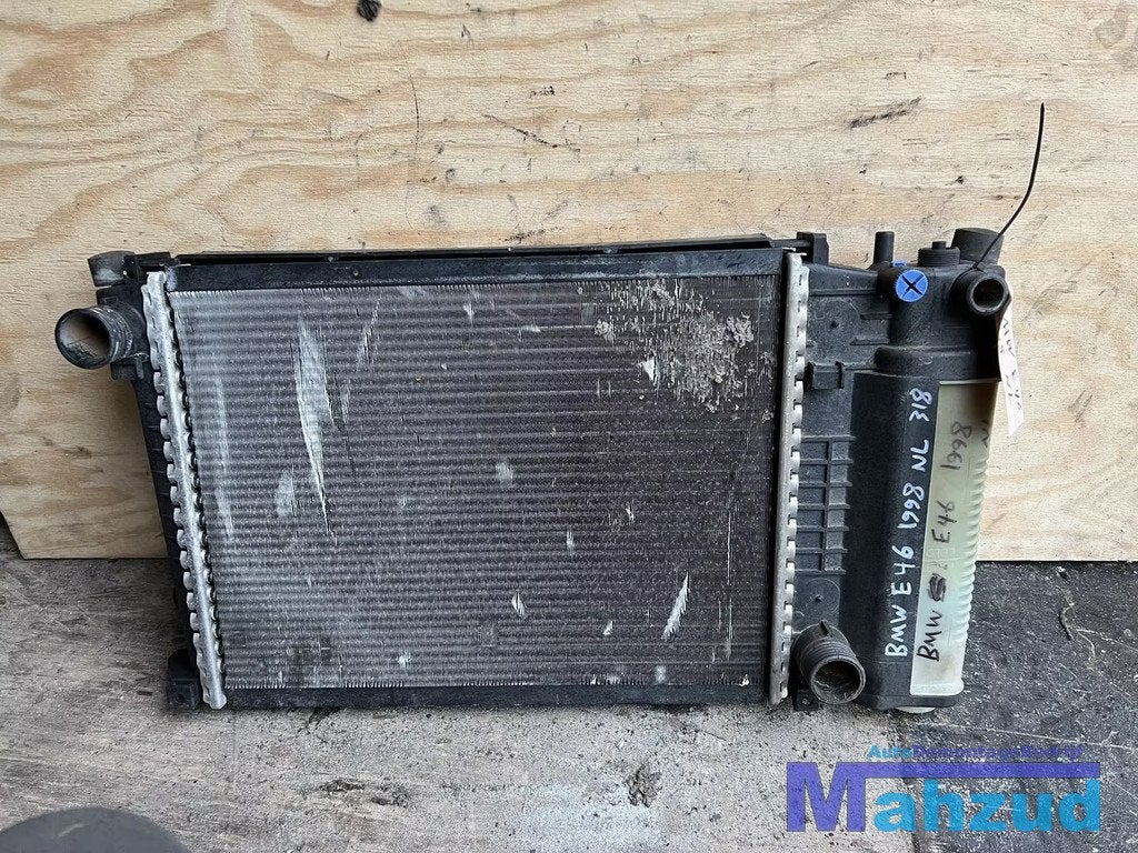 BMW 3 SERIE E36 1.8 Radiateur 1990-1998, Auto-onderdelen, Petuelring 130
80788  Munich, DE, Gebruikt, Info@bmw.de, Ophalen of Verzenden