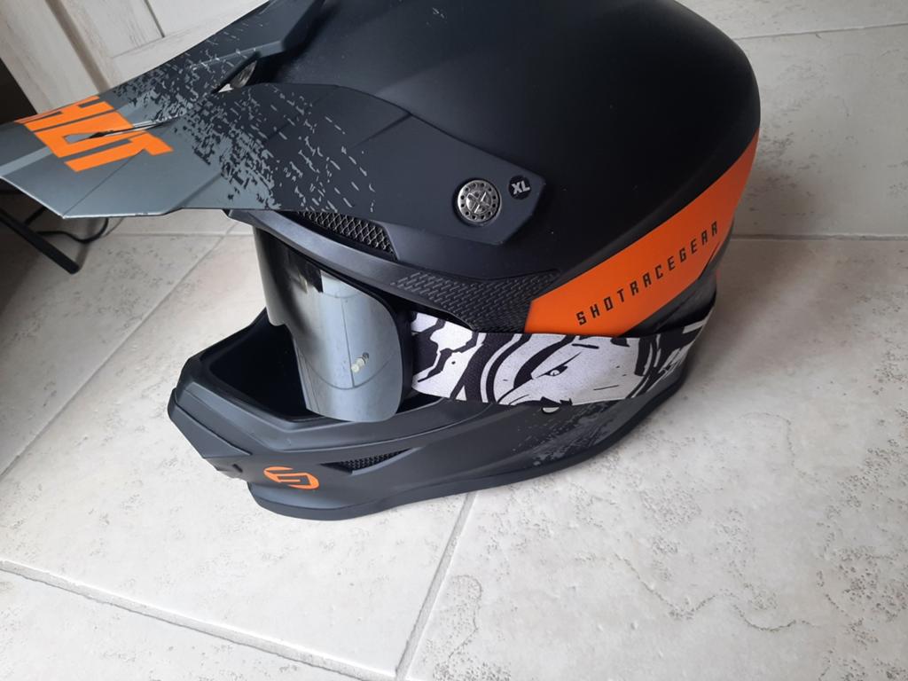 Shot race gear helm maat xl zgan, Motoren, Kleding | Motorhelmen, Overige merken, Offroadhelm, XL, Ophalen of Verzenden