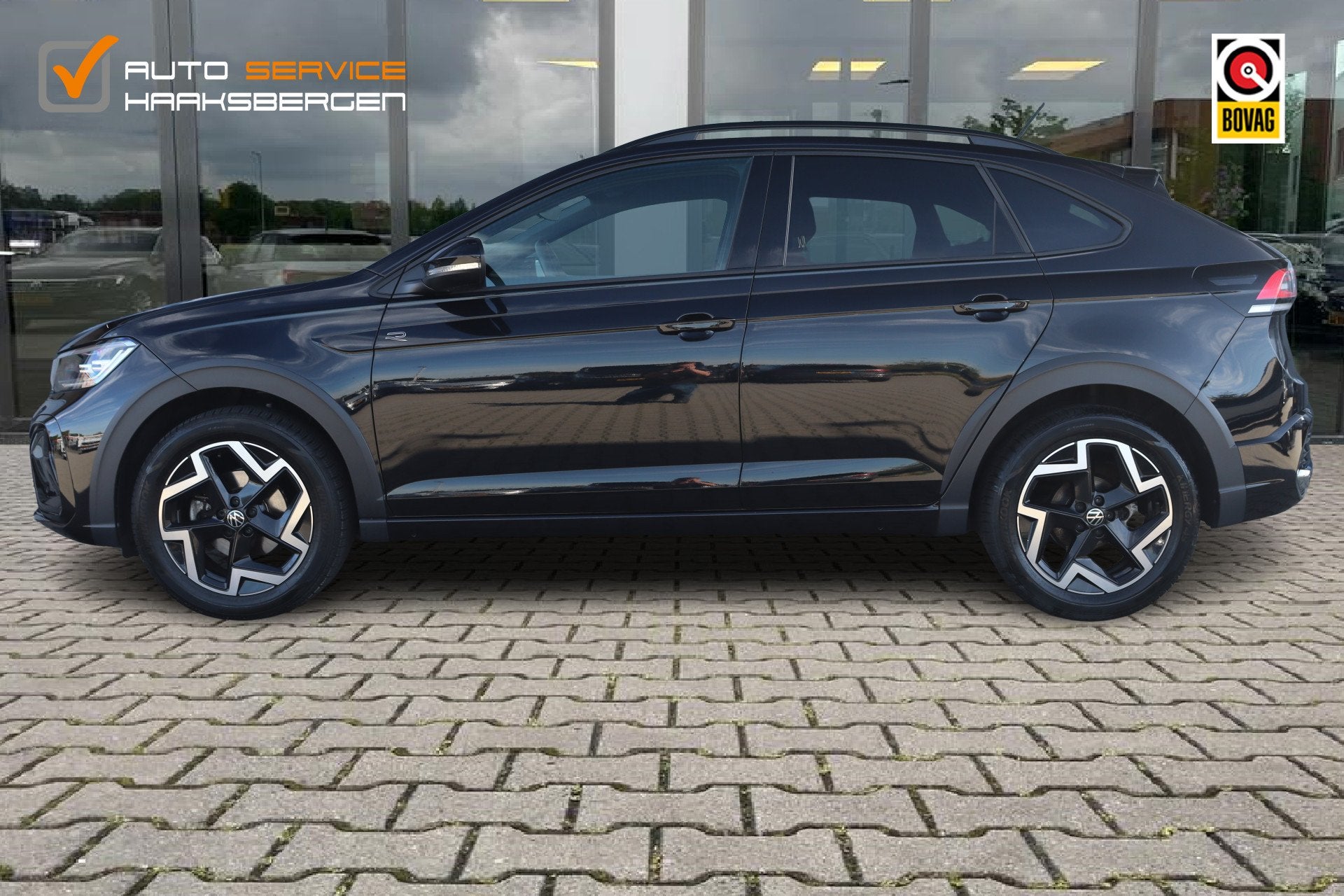 Volkswagen Taigo 1.5 TSI R-Line | Trekhaak | Camera | ACC |, Auto's, 4 cilinders, 150 pk, Alcantara, Zwart