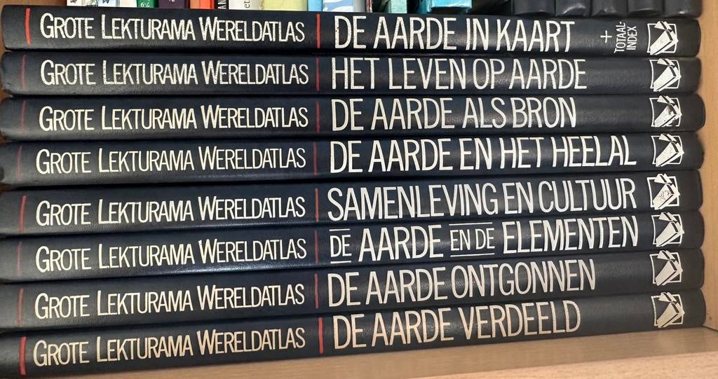 Wereldatlas – alle werelddelen (meerdere delen), Ophalen of Verzenden, Gelezen, Algemeen, Complete serie