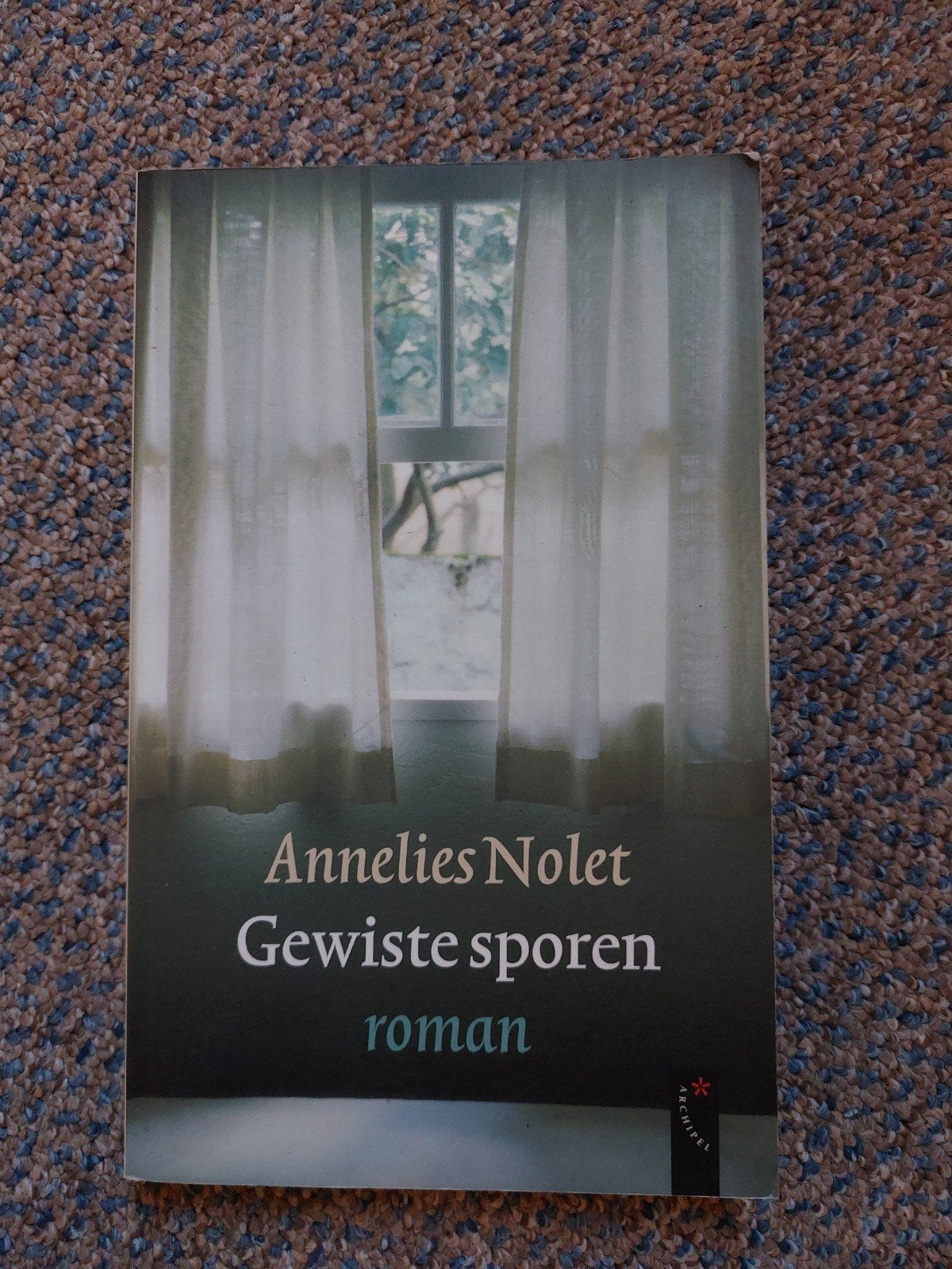 Annelies Nolet - Gewiste sporen (roman), Ophalen of Verzenden, Zo goed als nieuw, Annelies Nolet, Nederland