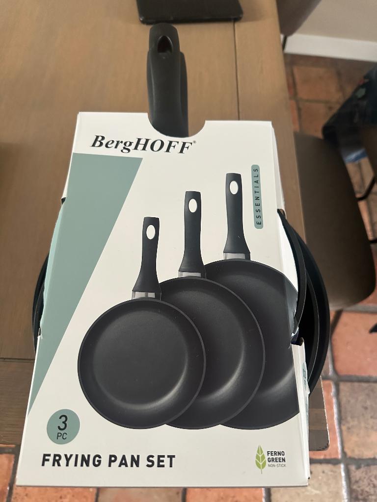 Berghoff pannen set moet weg !, Huis en Inrichting, Keuken | Potten en Pannen, Ophalen, Nieuw, Rvs, Pannenset