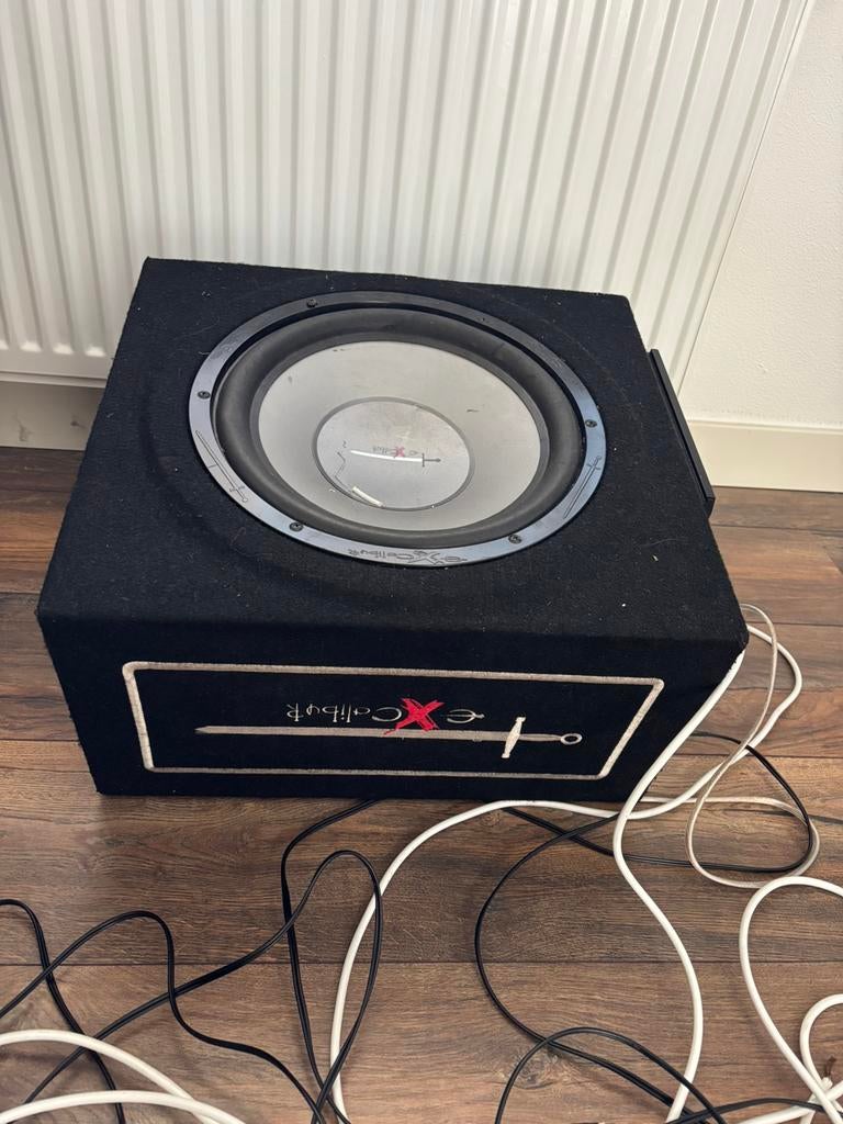 subwoofer met versterker, Ophalen of Verzenden, Zo goed als nieuw