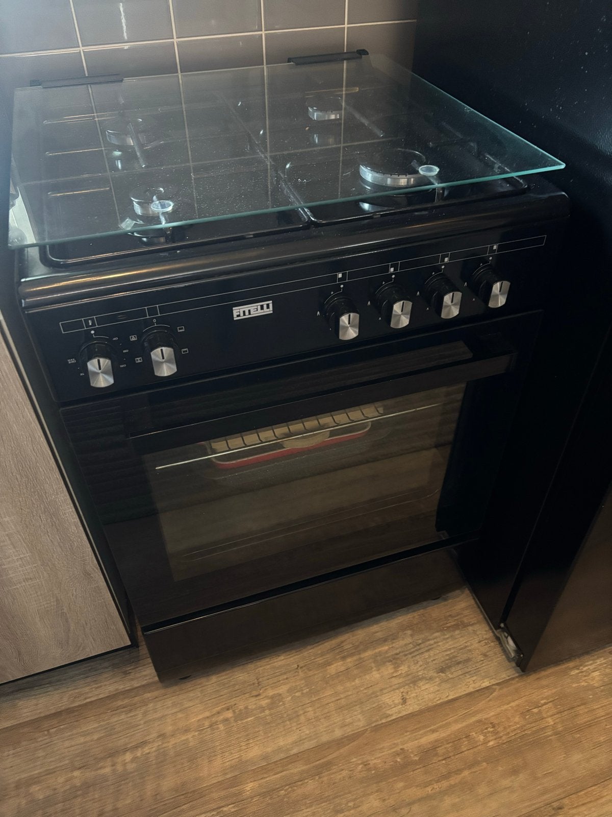 Frilec Vrijstaand Gasfornuis met Oven - Zwart, Ophalen, Gebruikt, 4 kookzones, Gas