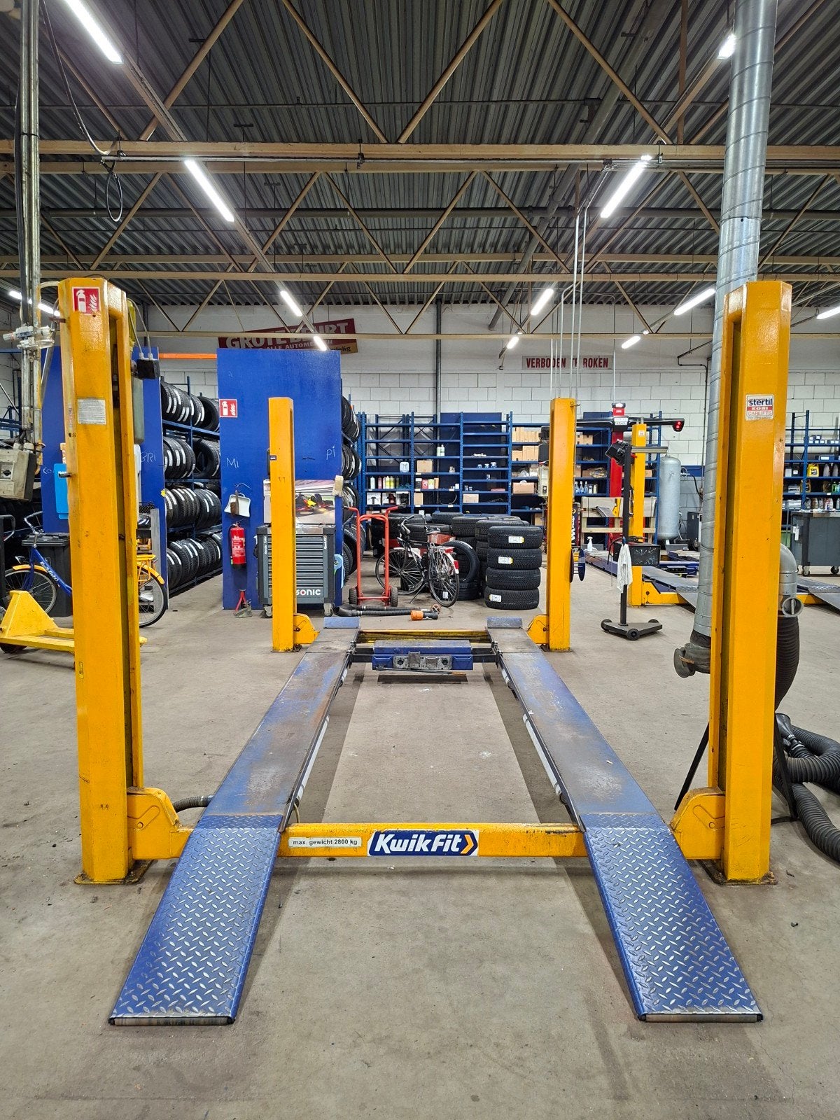 hefbrug Koni 4 koloms 2800kg inclusief middenkrik apk brug, Auto diversen, Ophalen