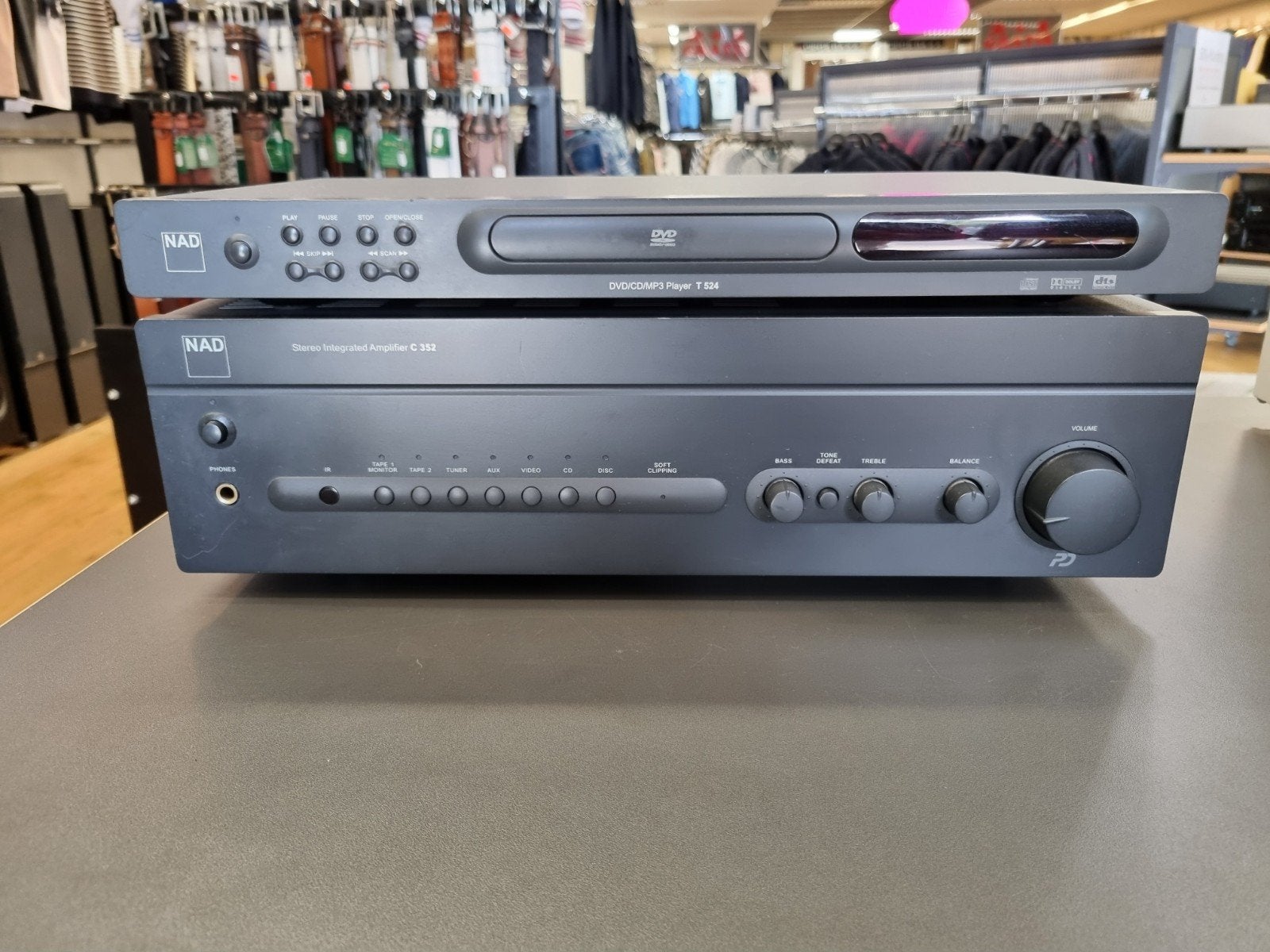 NAD C352 Versterker + NAD T524 Dvd/Cd/Mp3 Speler, Denon, Ophalen of Verzenden, Zo goed als nieuw, /
