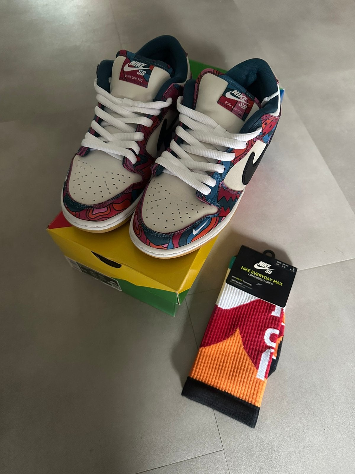 Nike SB Dunk Low Parra EUR 40 VNDS + Nike SB Japan Socks, Ophalen of Verzenden, Zo goed als nieuw, Overige kleuren