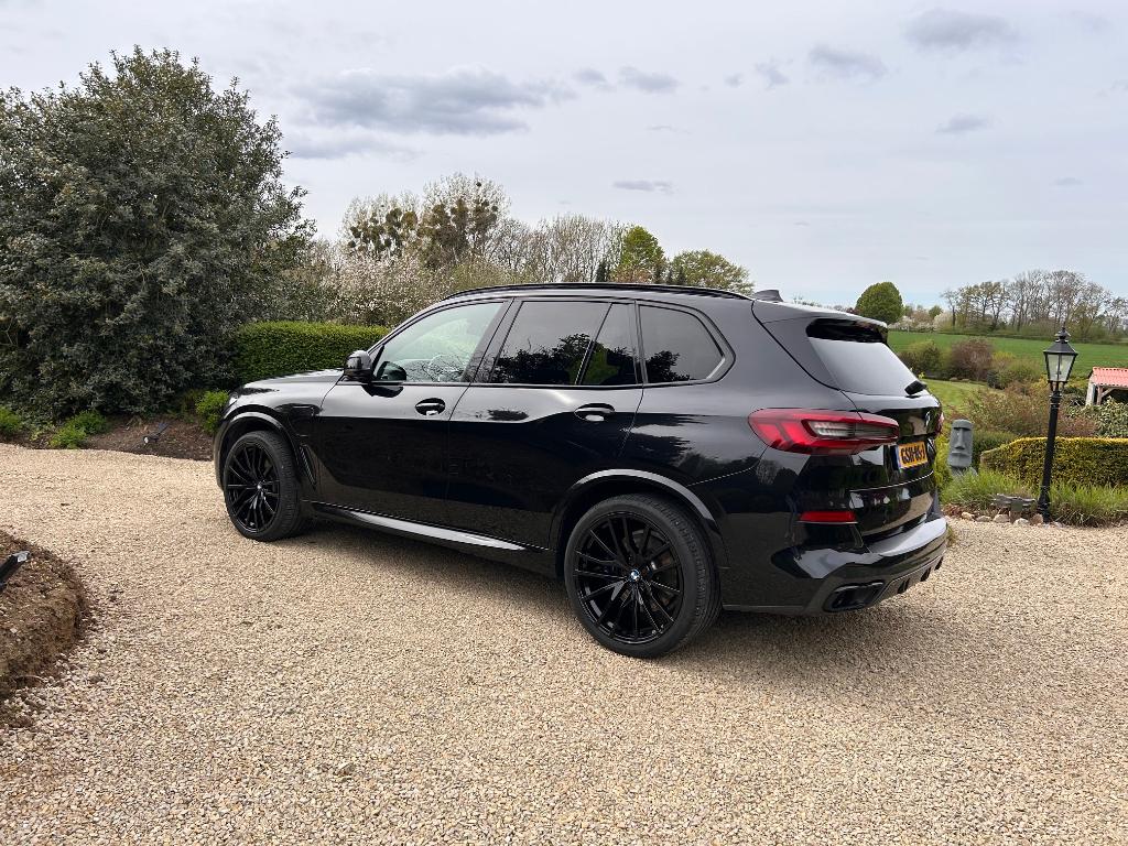 BMW X5 Xdrive45e High-ex Msport/pano/360/keyles/laser/softcl, Lichtsensor, Zwart, Vierwielaandrijving, 2998 cc