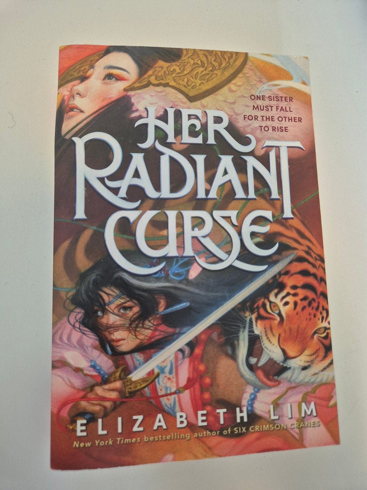 Her Radiant Curse - Elizabeth Lim (Engels), Ophalen of Verzenden, Nieuw, Elizabeth Lim