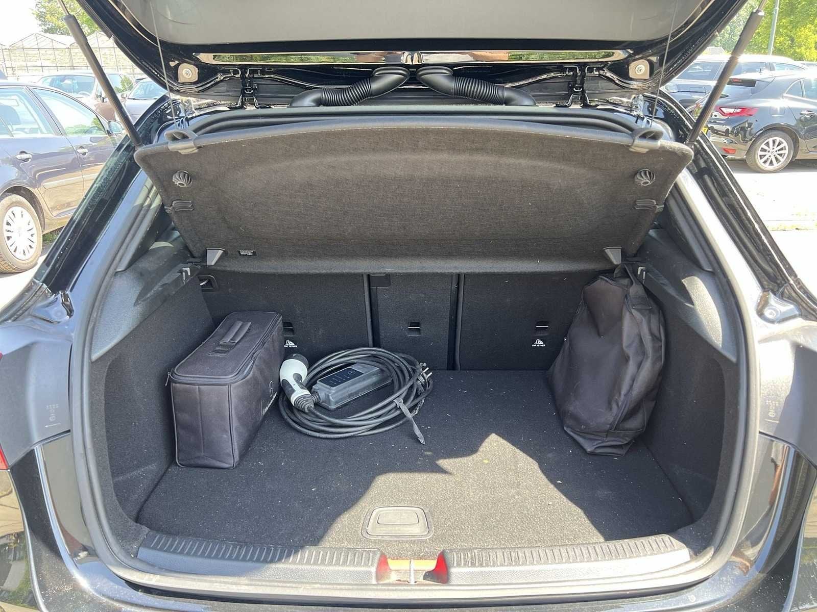 Mercedes-Benz A-klasse 250 e Business Sol Luxury Limited 202, Auto's, Mercedes-Benz, Gebruikt, Euro 6, Zwart, Hybride Elektrisch/Benzine
