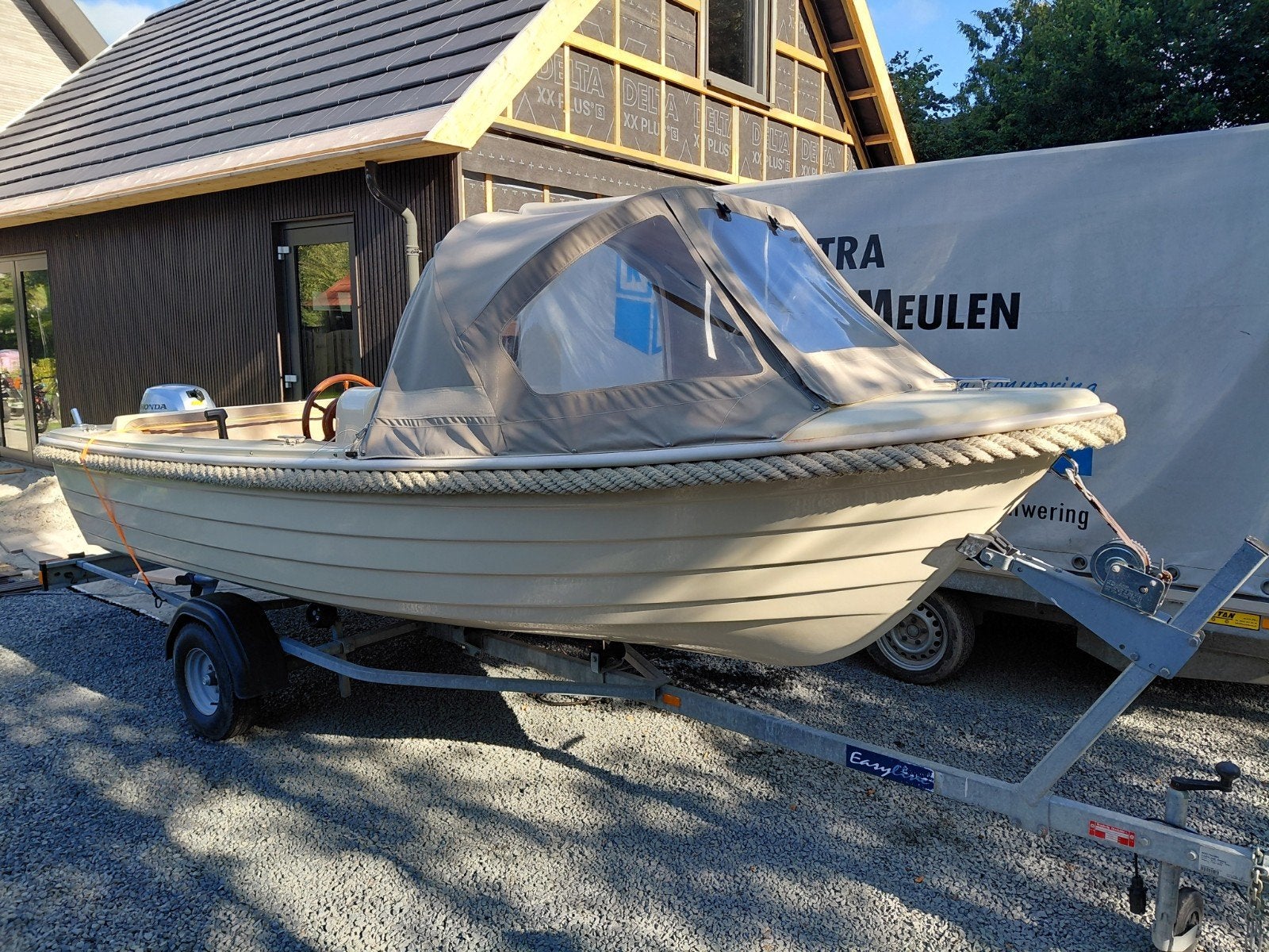 Stijlvolle sloep met Honda 10 pk buitenboordmotor en trailer, Ophalen, Zo goed als nieuw