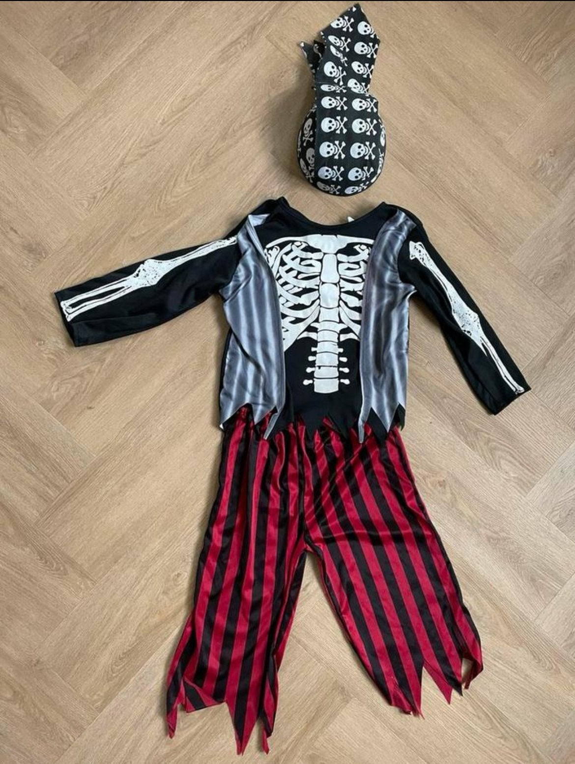 Piraat Kostuum - Halloween/Carnaval - maat 128, Verzenden, Zo goed als nieuw, 122 t/m 128, Jongen of Meisje