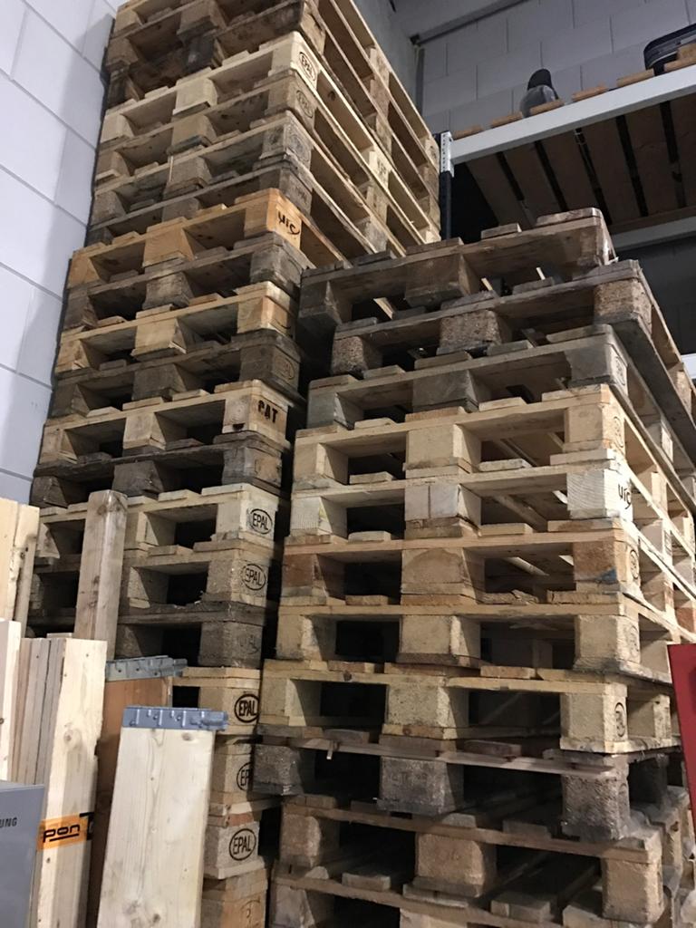 Europallets, Doe-het-zelf en Verbouw, Hout en Planken, Ophalen of Verzenden, Zo goed als nieuw, Pallet, Minder dan 200 cm
