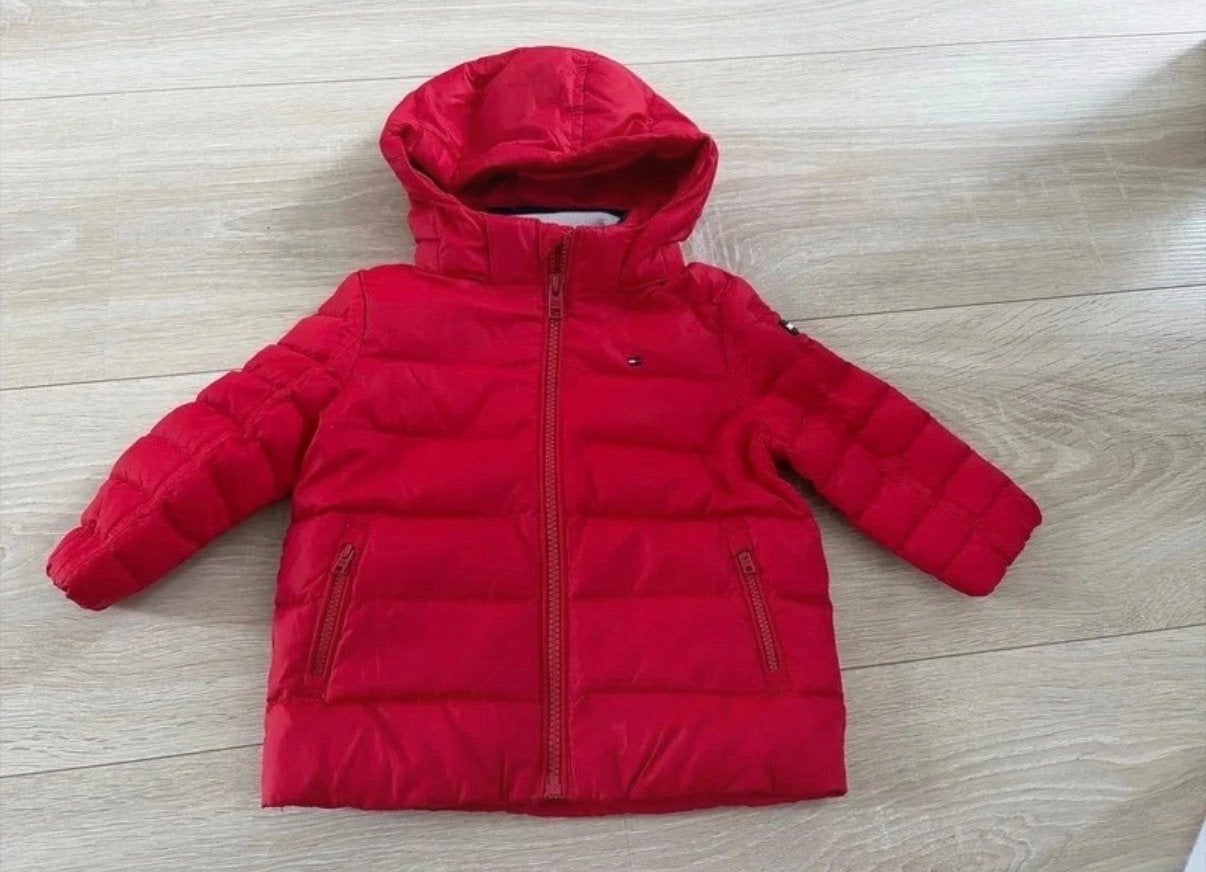 Tommy Hilfiger donsjas maat 74, Kinderen en Baby's, Ophalen of Verzenden, Zo goed als nieuw, Jongetje of Meisje, Jasje