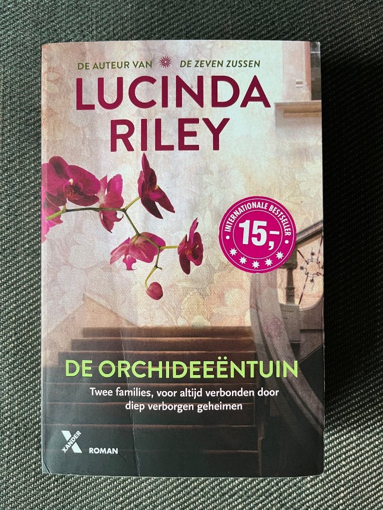 Lucinda Riley - De orchideeëntuin., Boeken, Romans, Zo goed als nieuw, Ophalen of Verzenden
