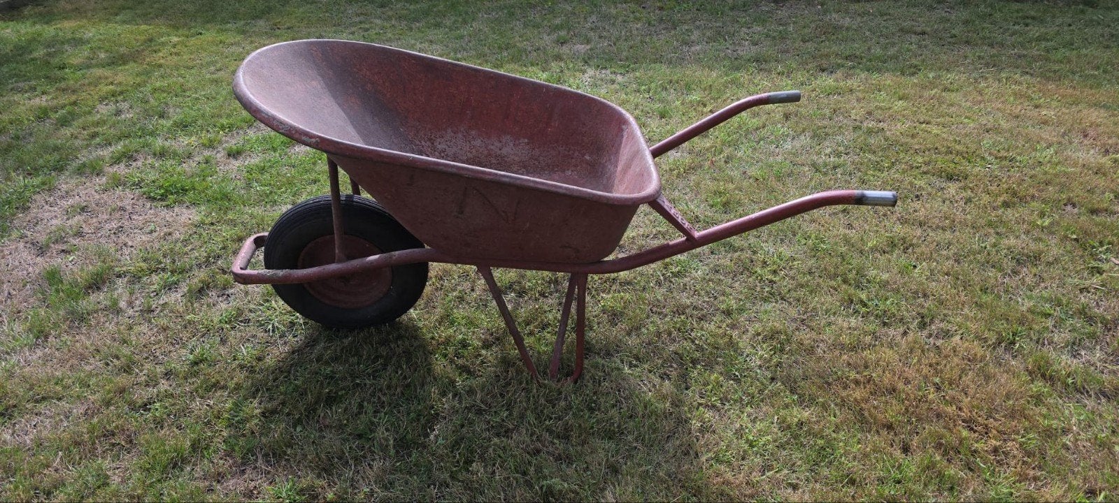 Kruiwagen met goede band. Merk Vador, Ophalen, Handmatig, Vador, Gebruikt