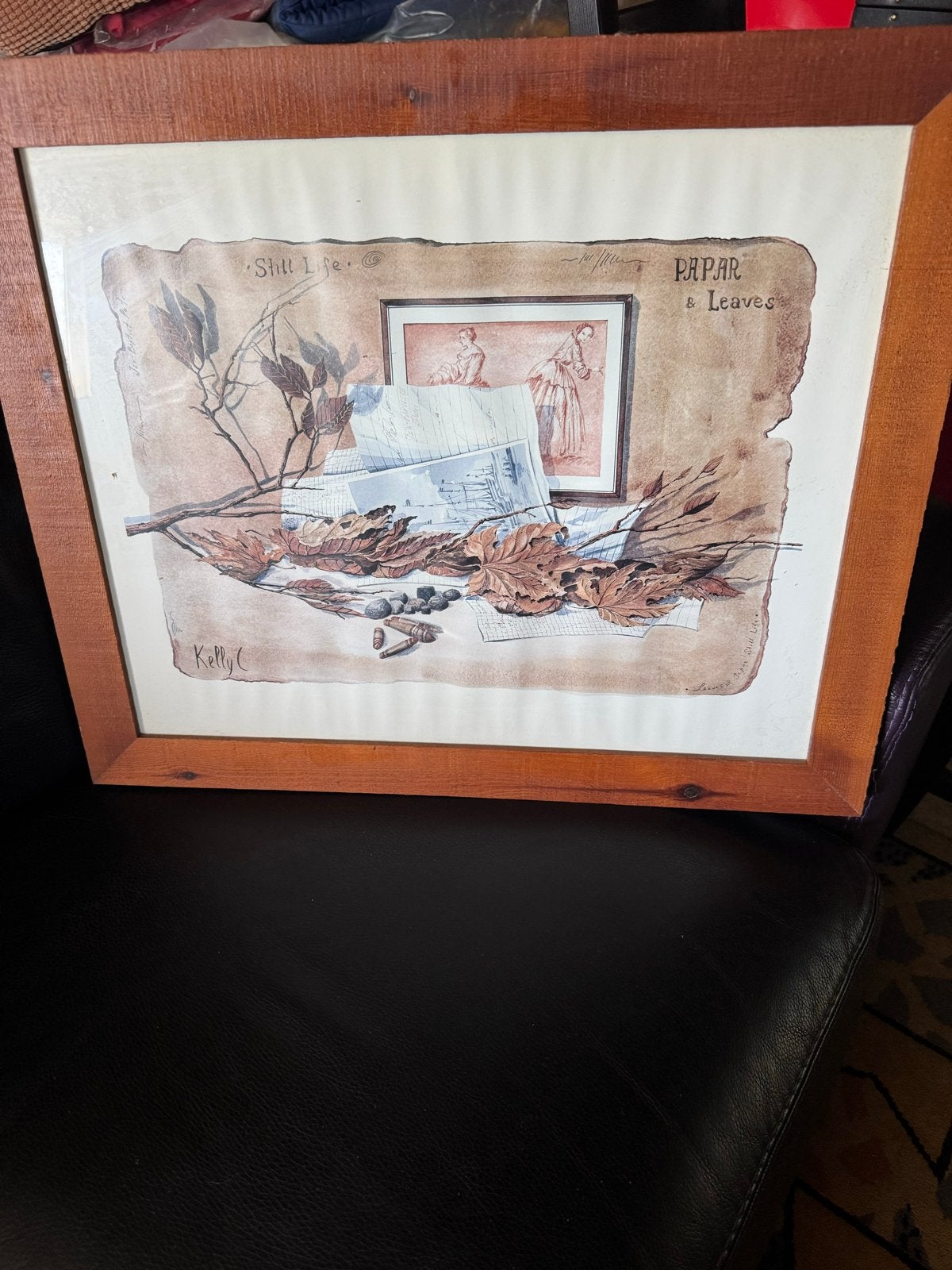 Ingelijste 'Still Life' print met bladeren en papier, Antiek en Kunst, Kunst | Schilderijen | Klassiek, Ophalen, Realistisch, Stilleven