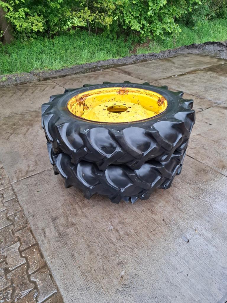 Set wielen goodyear 13.6 r38, Zakelijke goederen, Agrarisch | Onderdelen | Banden, Velgen en Assen, Ophalen